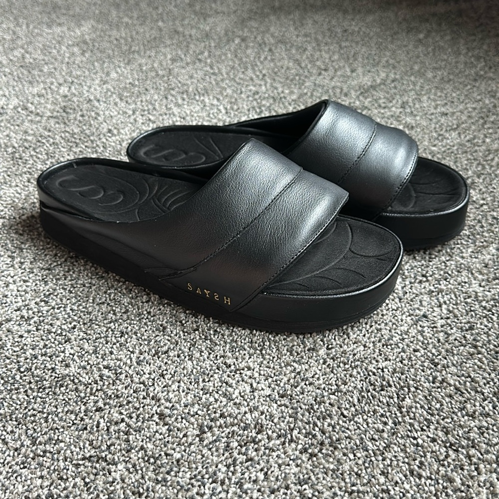 Athleta saysh slides NEW sz9